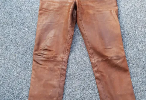 Nu har trotjänarna gjort sitt - en berättelse om Holmsveden bland annat.