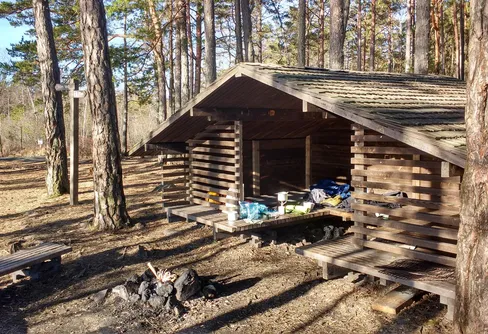 Årets första uteövernattning: Årsjön, Tyresta.