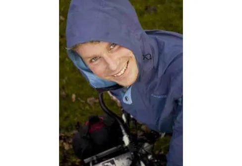 Tre år, två hjul, ett varv runt jorden