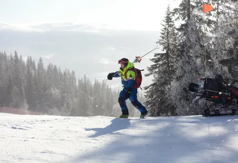 Skidpatrullen 40 år och 42 nya skidpatrullörer certifieras