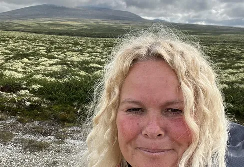 Vandring i Rondane Nationalpark, Norge med två hundar