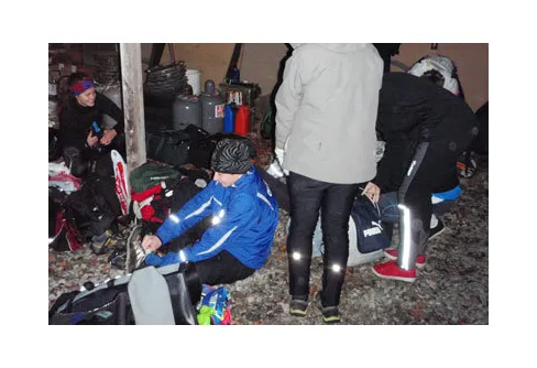 Mörkret hjälpte till att hålla humöret uppe