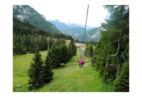 Italien vandring upp till Fornai Coldai belägen på 2191 meter över havet