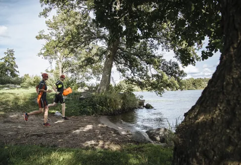 Springa, simma, överleva – mitt första möte med 