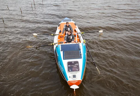 Row around Svalbard pausar sin expedition