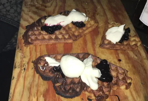 Decemberkväll i brasans sken