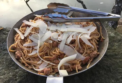 Underbar god färskkorvs spagetti!