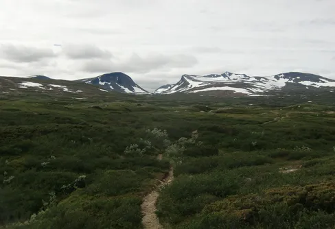 Solovandring till Ekorrdörren och Templet