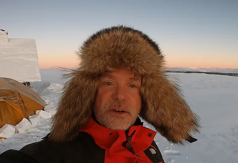 10 och en halv timmes sömn i tältet