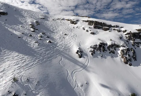 Håll koll på lavinfaran i fjällen i påsk!