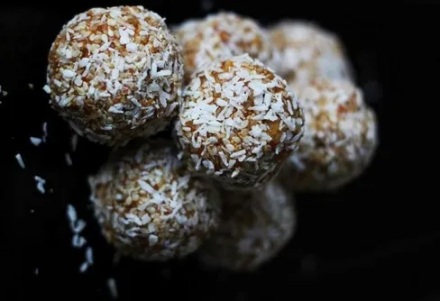 Enkel nöt- och fruktkaka RAW