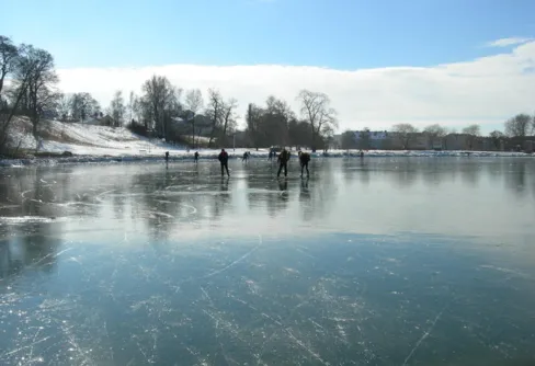 Härlig skridskotur på Vättern