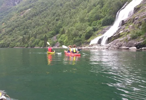 Paddling i Geirangerfjorden