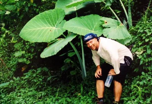 Han fann HARMONI med en lian i djungeln!