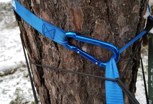 Med ny utrustning i Södra törnskogens naturreservat