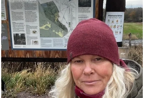 En stillsam resa genom Törnskogens själ – Min vandring på Hällmarksslingan