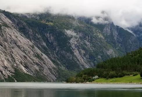 Besök Eidfjord