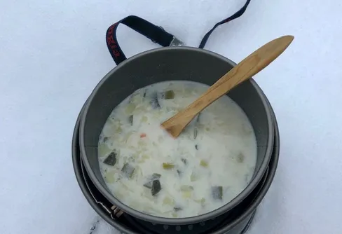 En värmande potatis- och purjosoppa