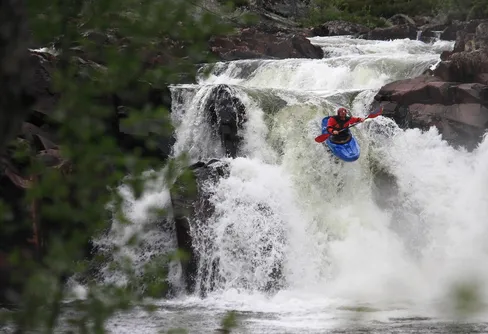 Lars har gjort över 70 förstapaddlingar: ”Häftigaste floden i Sarek”