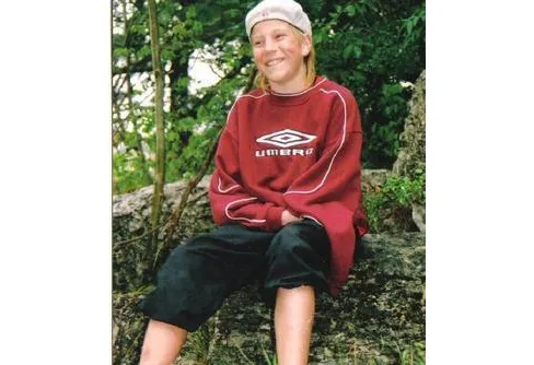 Bild på Simon en månad innan han somnade in av sin cancer