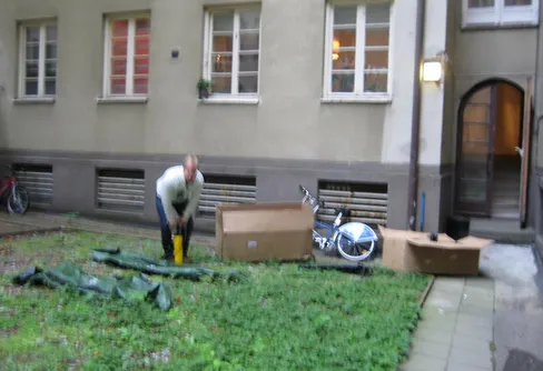 Äventyret till Kaitum börjar på Södermalms innergård... Kaitumälven - Del 1