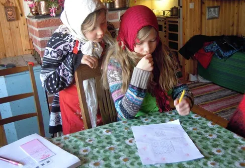 Solig påsk och mullrande sjö