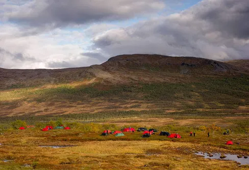 Elever övar på ledarskap i fjällen