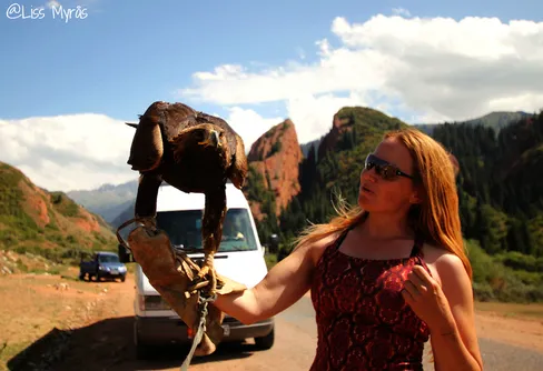 Issyk Kul lake roadtrip och rovdjur på rehab