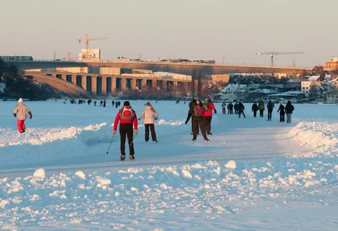 Plogade banor för skridskoåkning