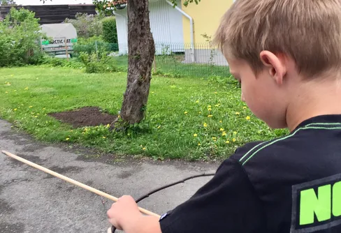Att bygga sin egen pilbåge - Äventyr med barn