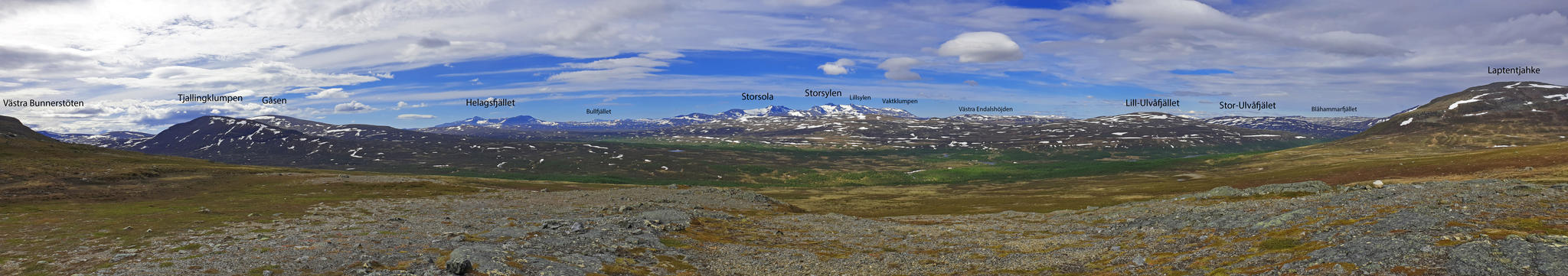 Panorama från sluttningen söder om Västra Bunnerstöten, ovanför Tjallingdalen