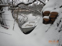 DSCN6291 båtliv vid strömmen norrk. SUVI 495 snö.JPG
