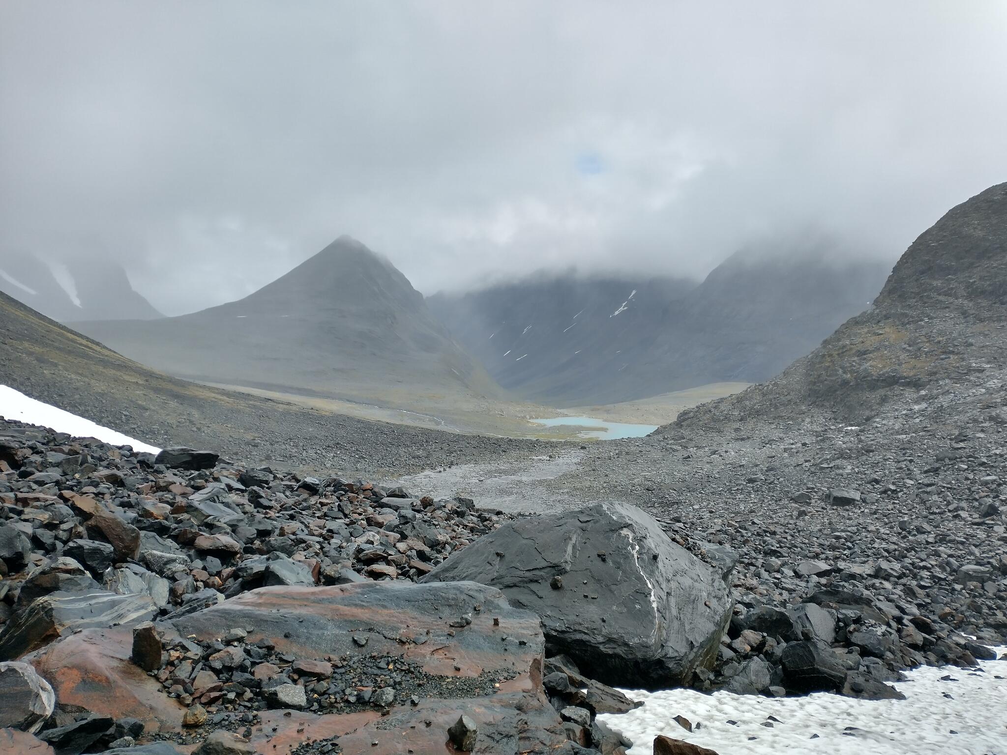 Utsikt över Nallú och Stuor Reaiddávággi.