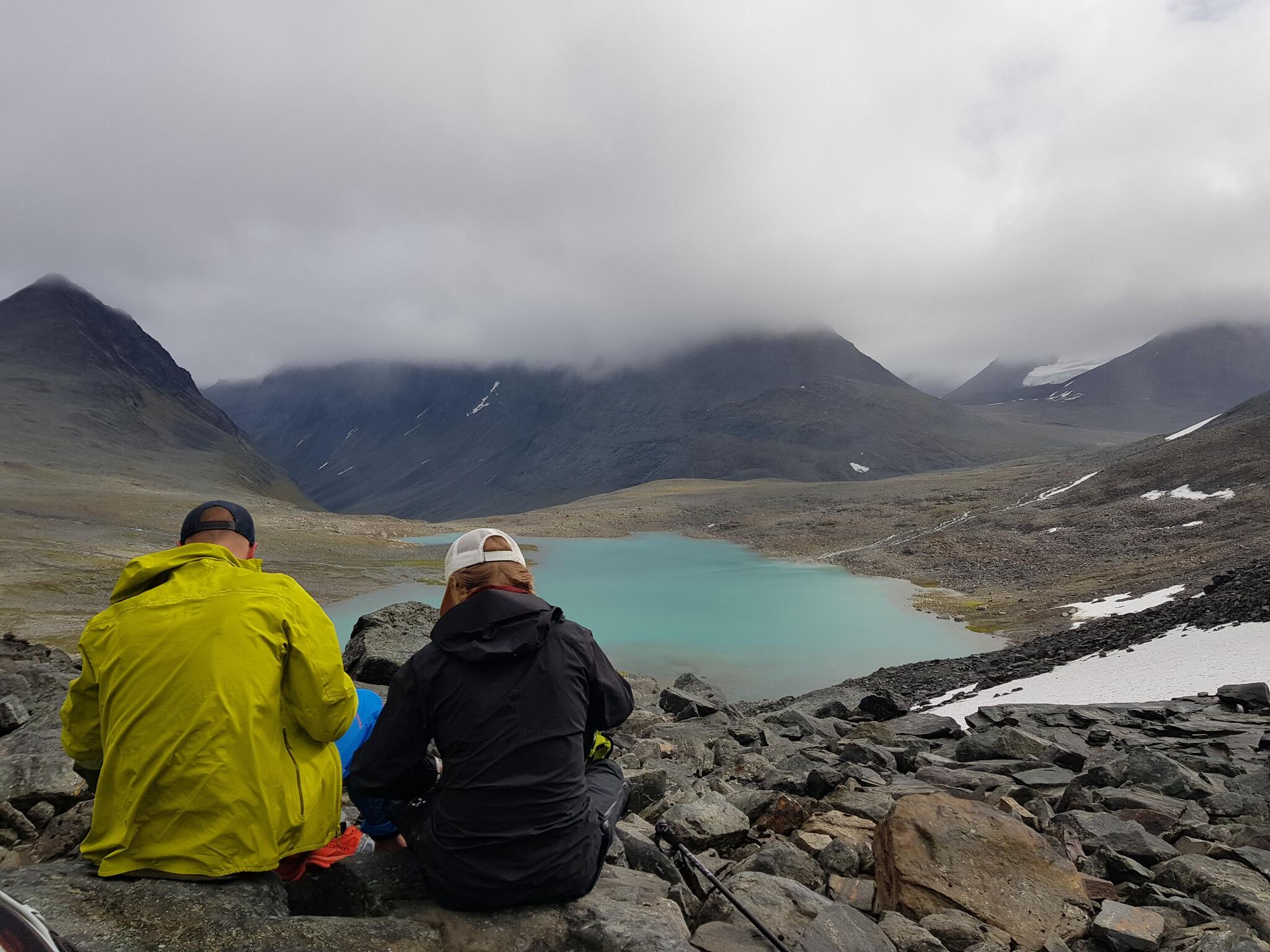 Gafnes och jag tar en paus ovanför 1078-sjön.