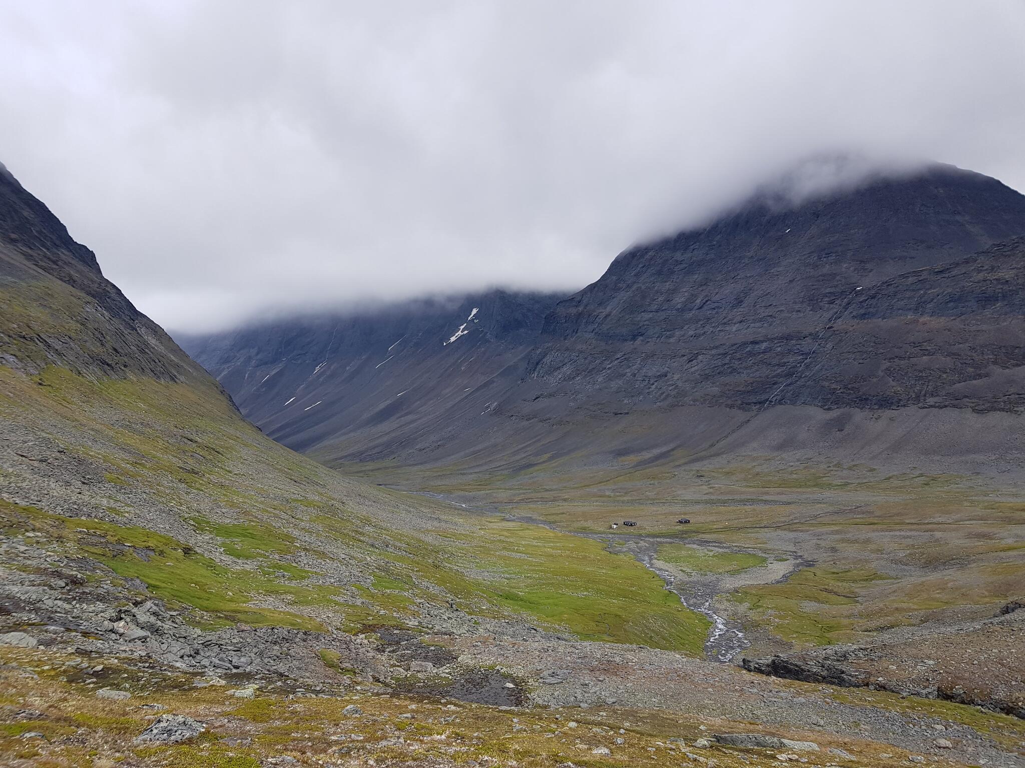 Stuor Reaiddávággi och Nallostugan.